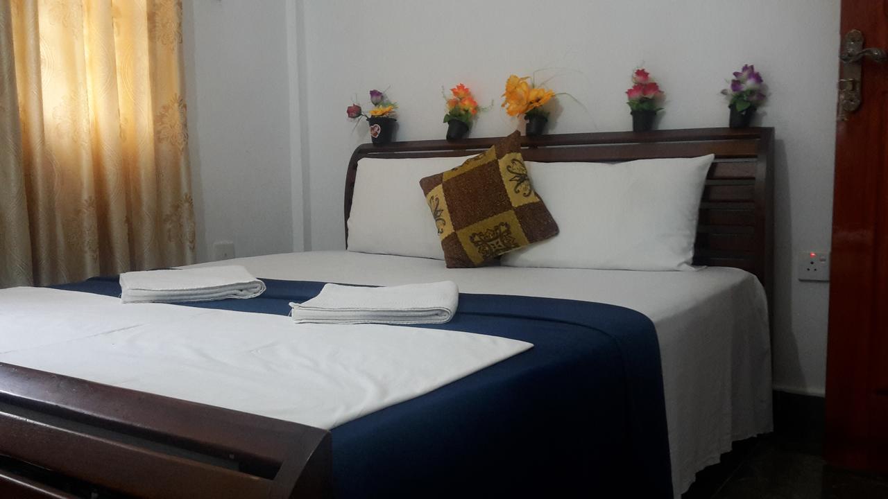 Hotel Blue Whale 자프나 외부 사진